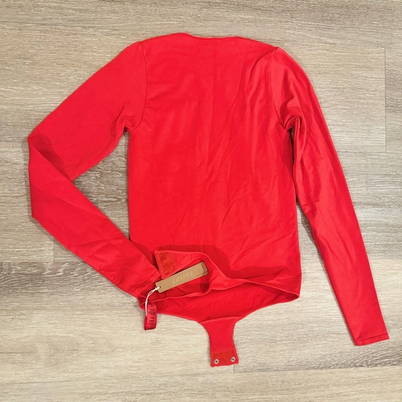 SOLD OUT #423 SKIMS Essential Crew Neck Long Sleeve Bodysuit RARE - Picture 4 of 4
